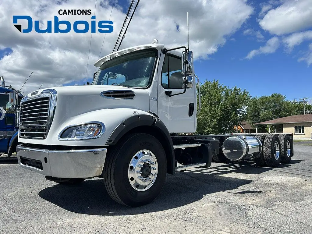 Freightliner M2-112 2011