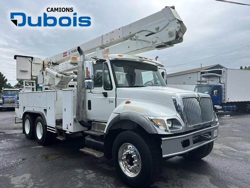 International 7400 2007 alt