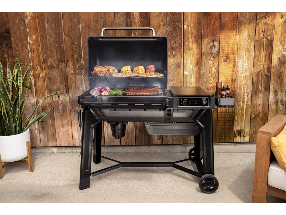 2025 Traeger Woodridge alt
