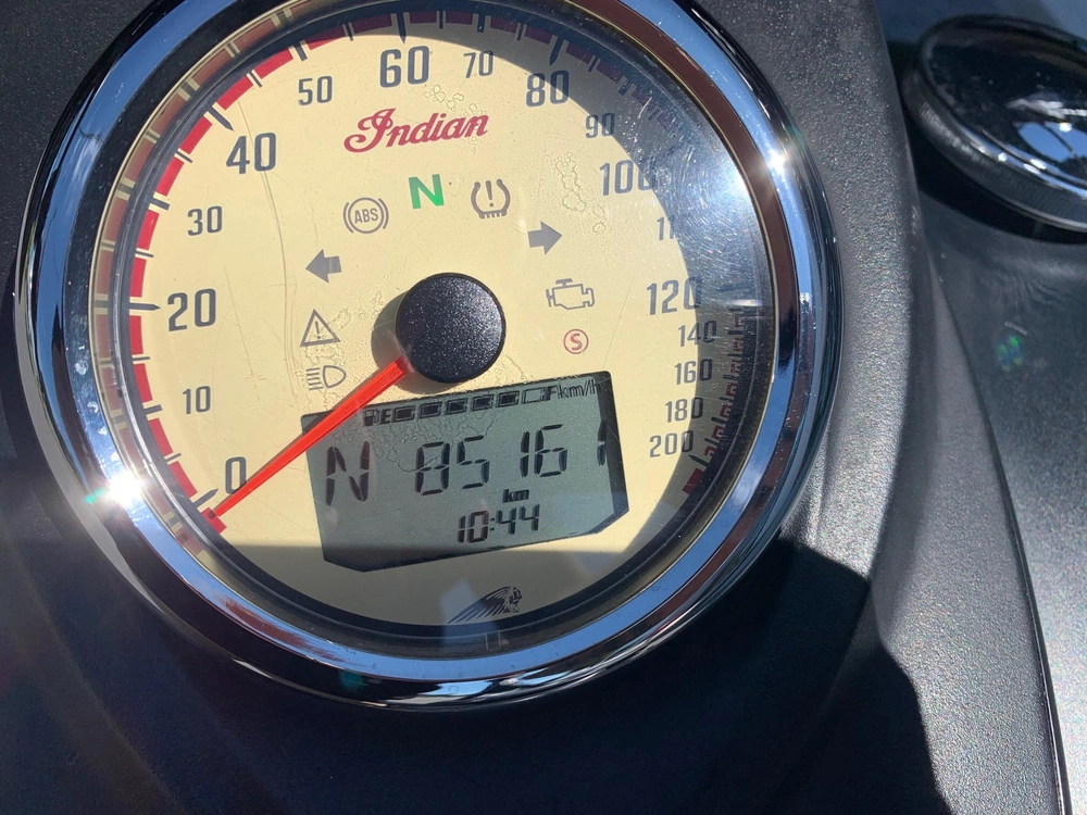 Indian Motorcycle Chief Dark Horse 2017 alt