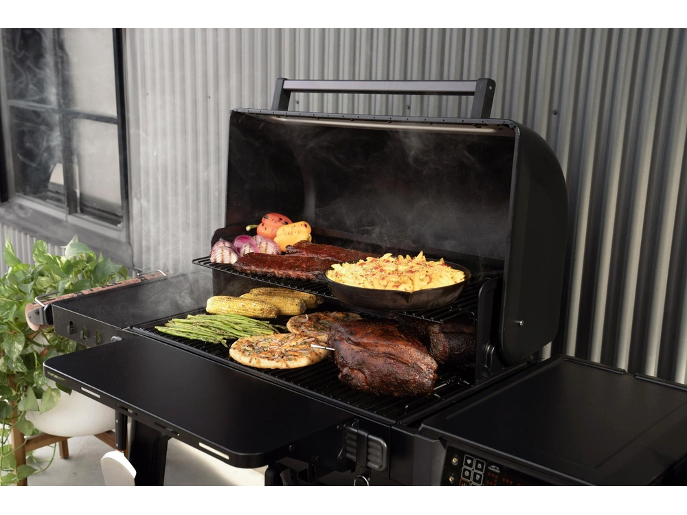 2025 Traeger Woodridge Pro alt