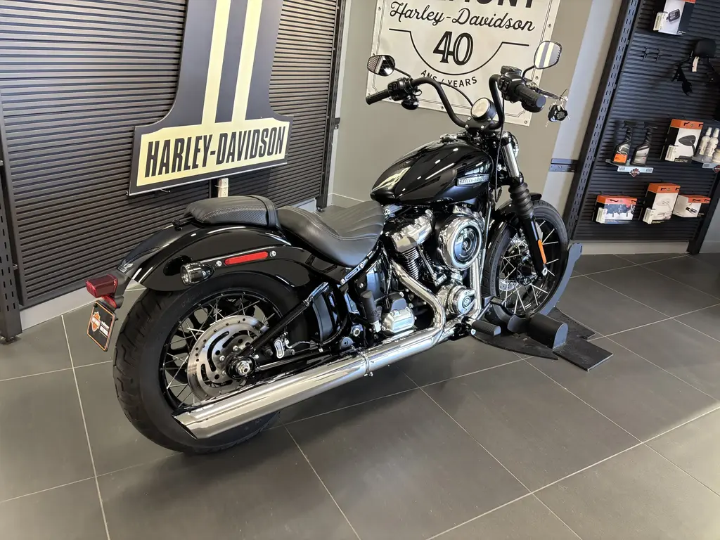 2025 Harley-Davidson FXBB Street bobFXBB