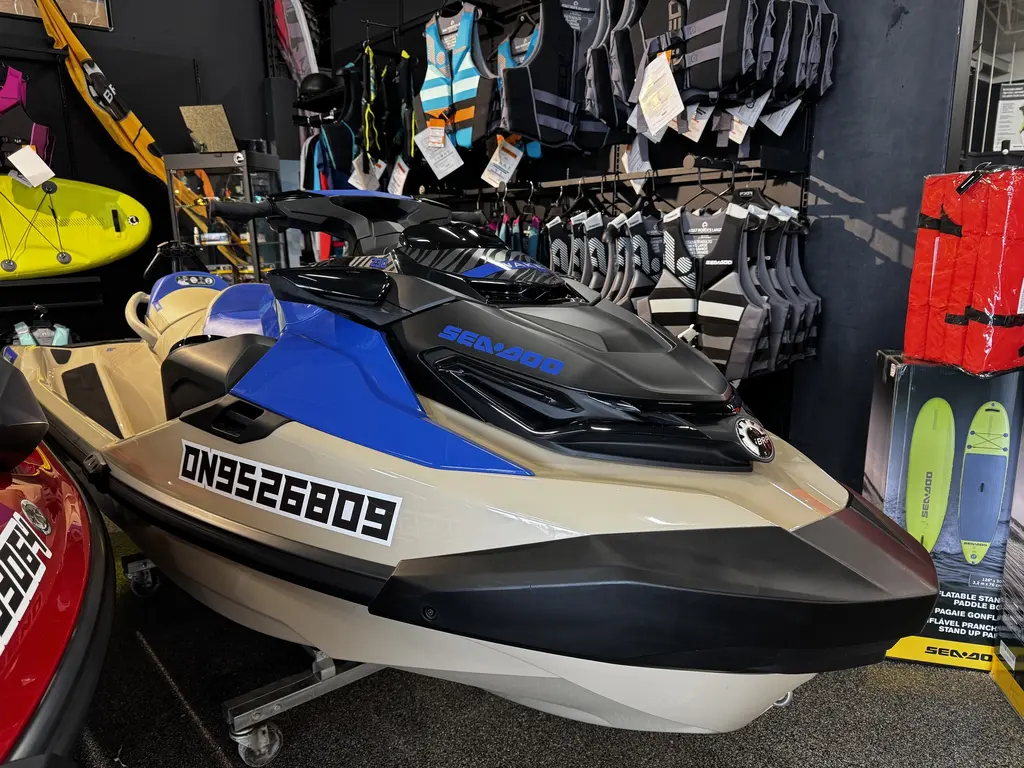 Sea-Doo/BRP WAKE PRO 230 DEMONSTRATEUR / DEMO VEHICLE  $3995 RABAIS 2025