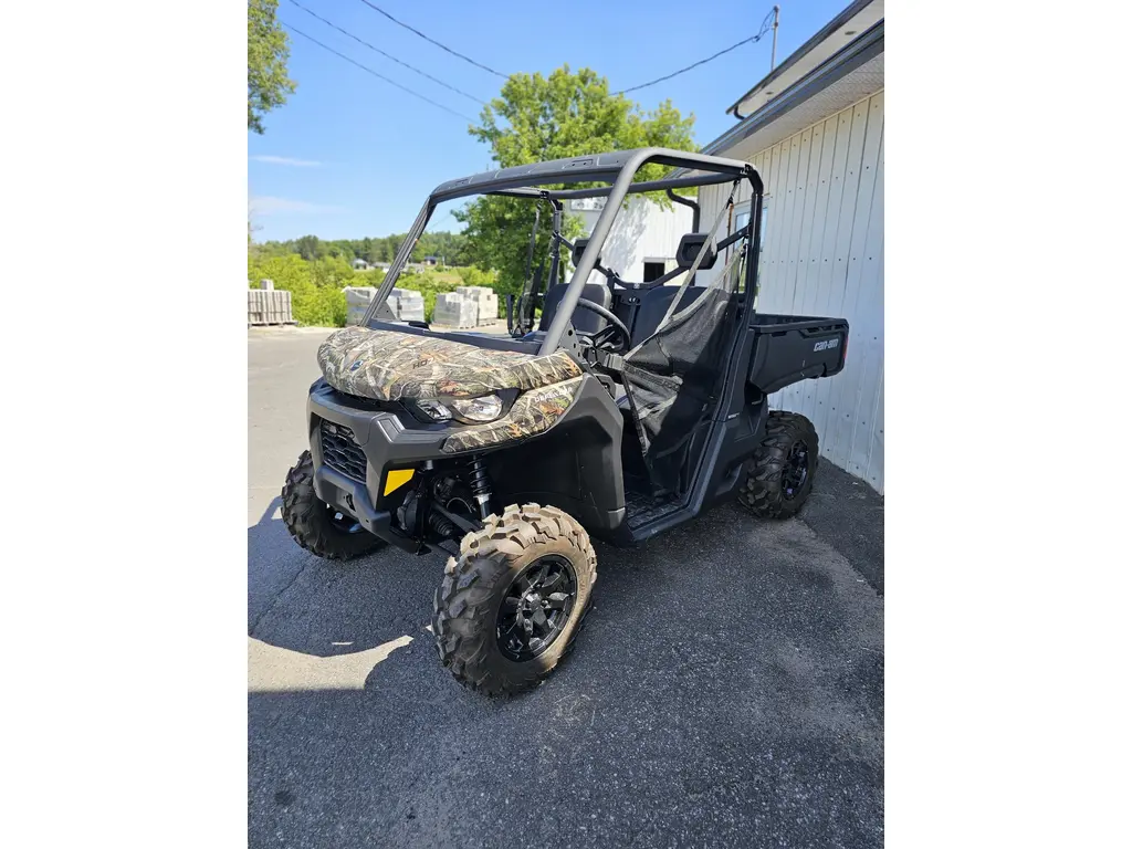 2025 Can-Am DEFENDER DPS HD7