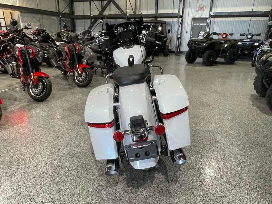 Indian Motorcycle Challenger Limited With 112ci + Rider Assist Package 2025 alt