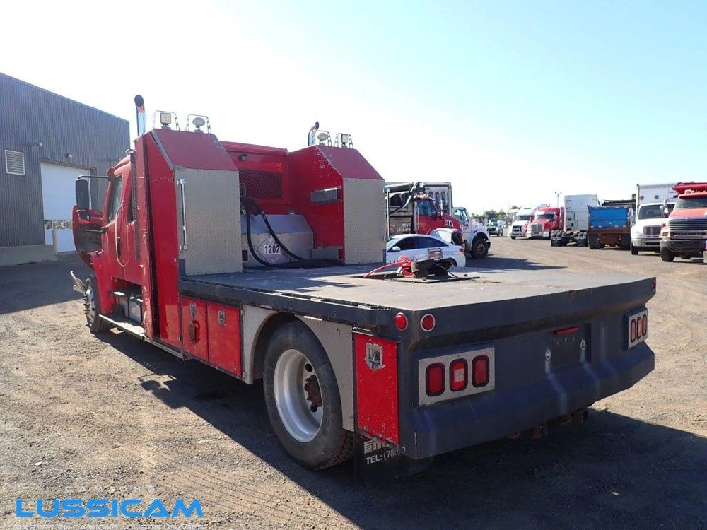 Freightliner M2106 2005