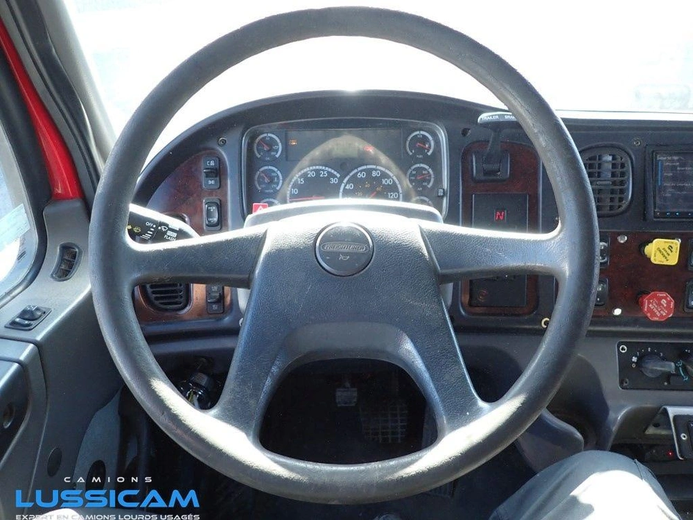 Freightliner M2106 2005