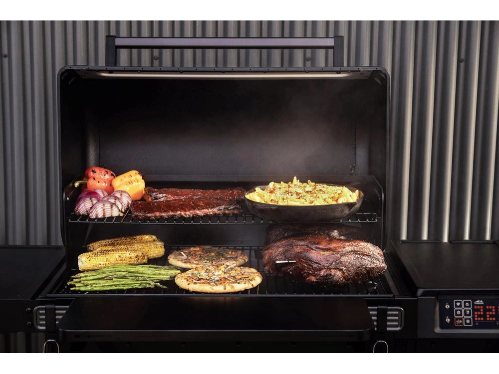 2025 Traeger Woodridge Pro alt