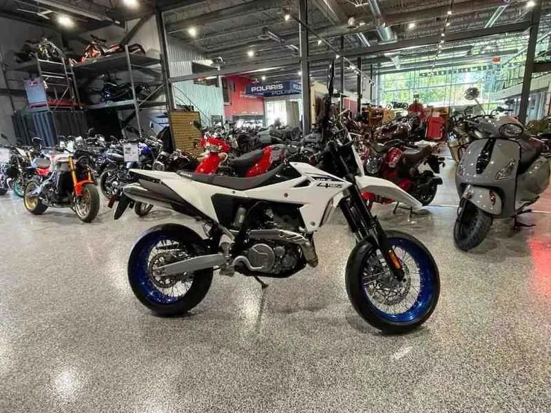 2025 Suzuki DR-Z4SM thumbnail 3