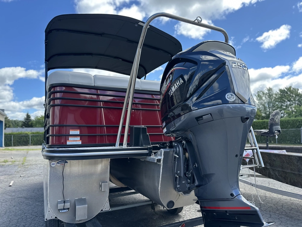 2024 Suncatcher Elite 322c alt