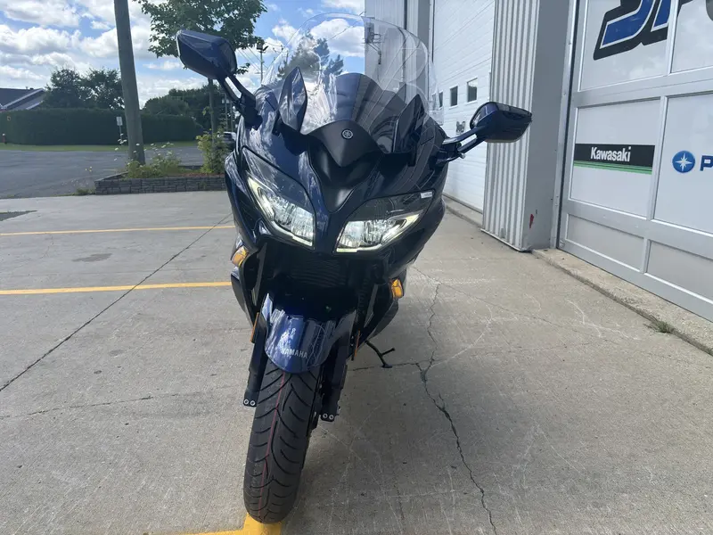 2025 Yamaha FJR1300 ES