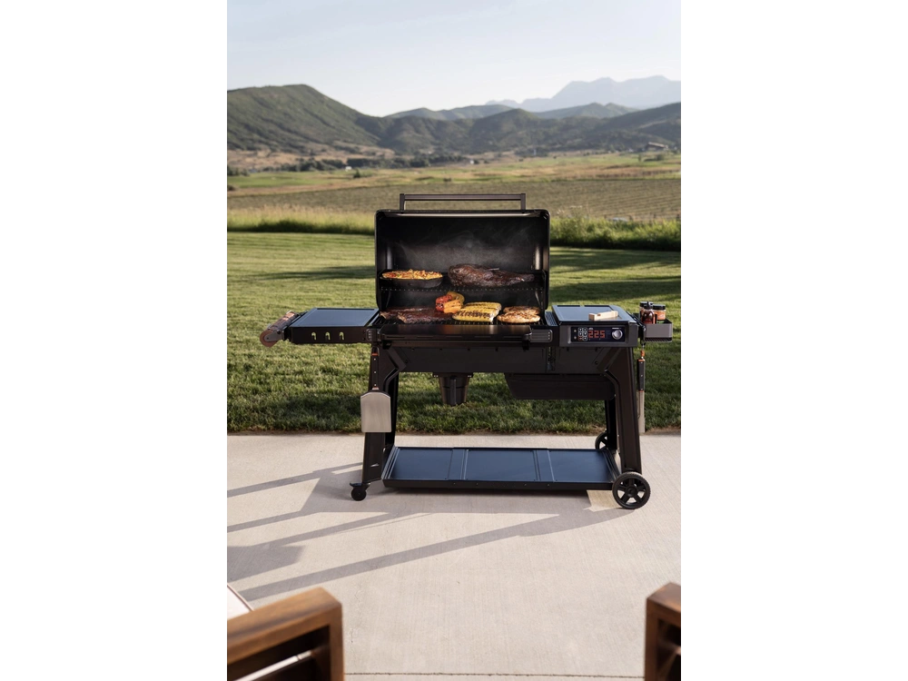 2025 Traeger Woodridge Pro alt