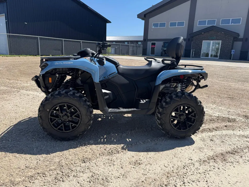 2025 Can-Am OUTLANDER MAX XT 700