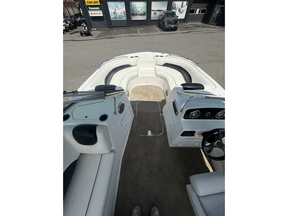 2015 Hurricane 187 Sundeck + Trailer