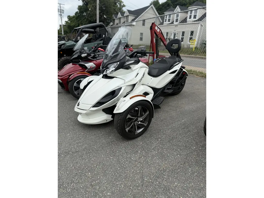 2014 Can-Am Spyder ST-S