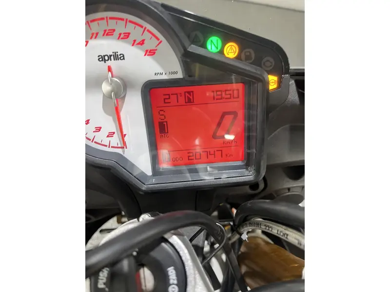 2016 Aprilia TUONO 1100