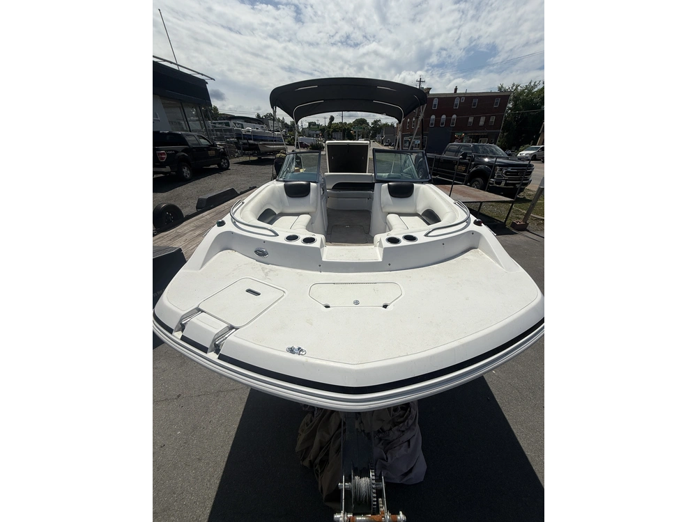 2015 Hurricane 187 Sundeck + Trailer