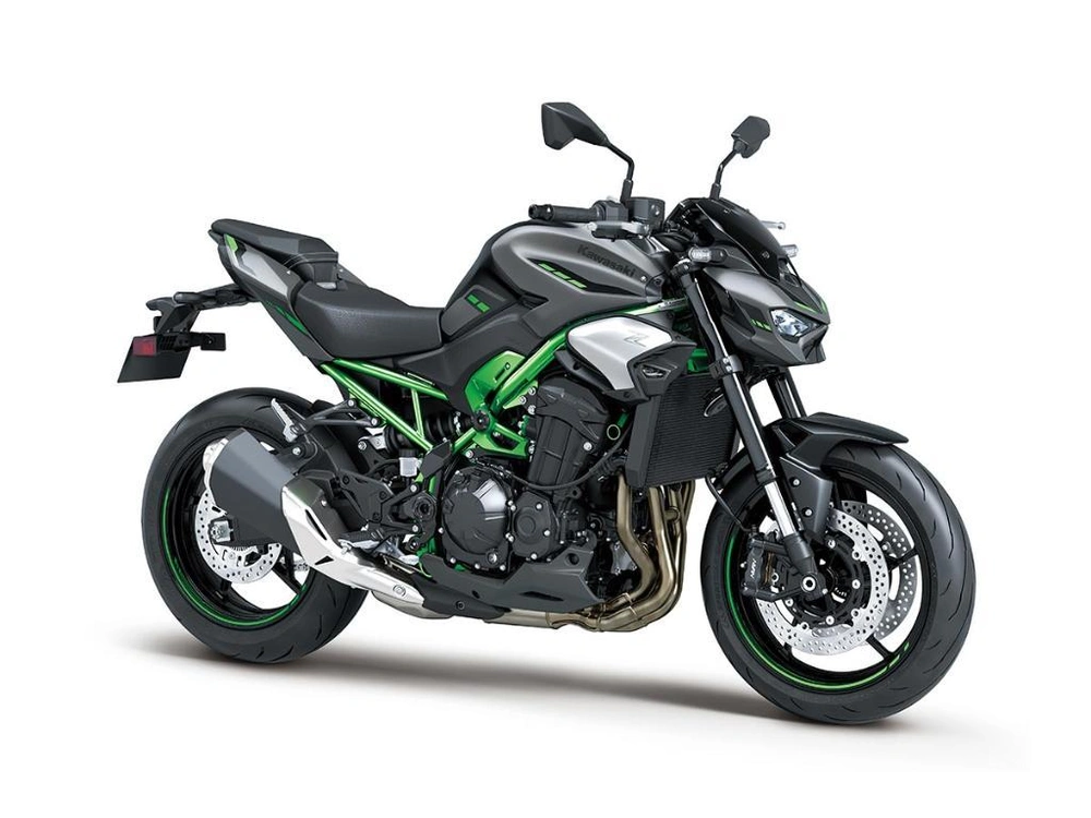 Kawasaki Z900 2025 alt