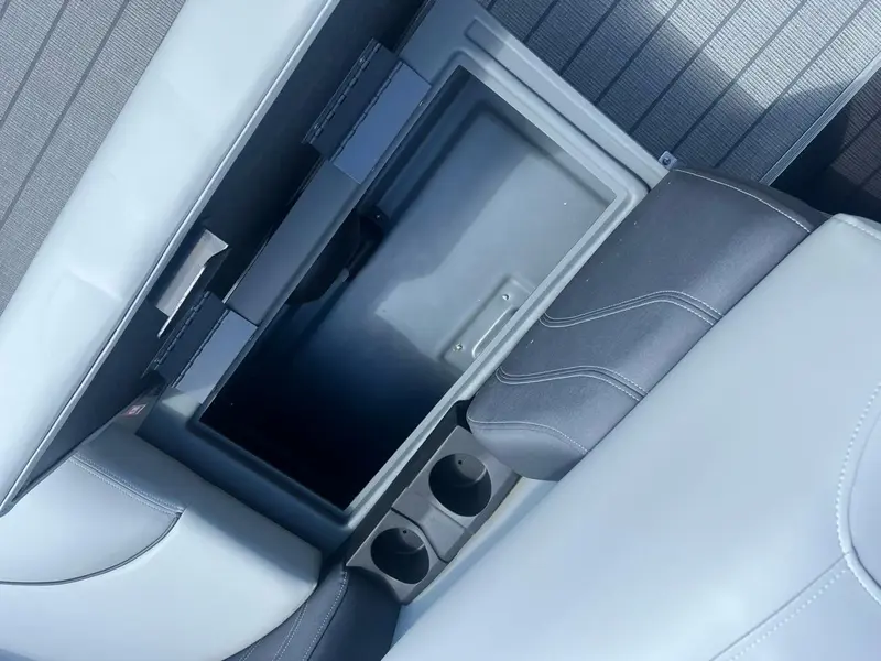 Sylvan MIRAGE 820 PARTY FISH 2026