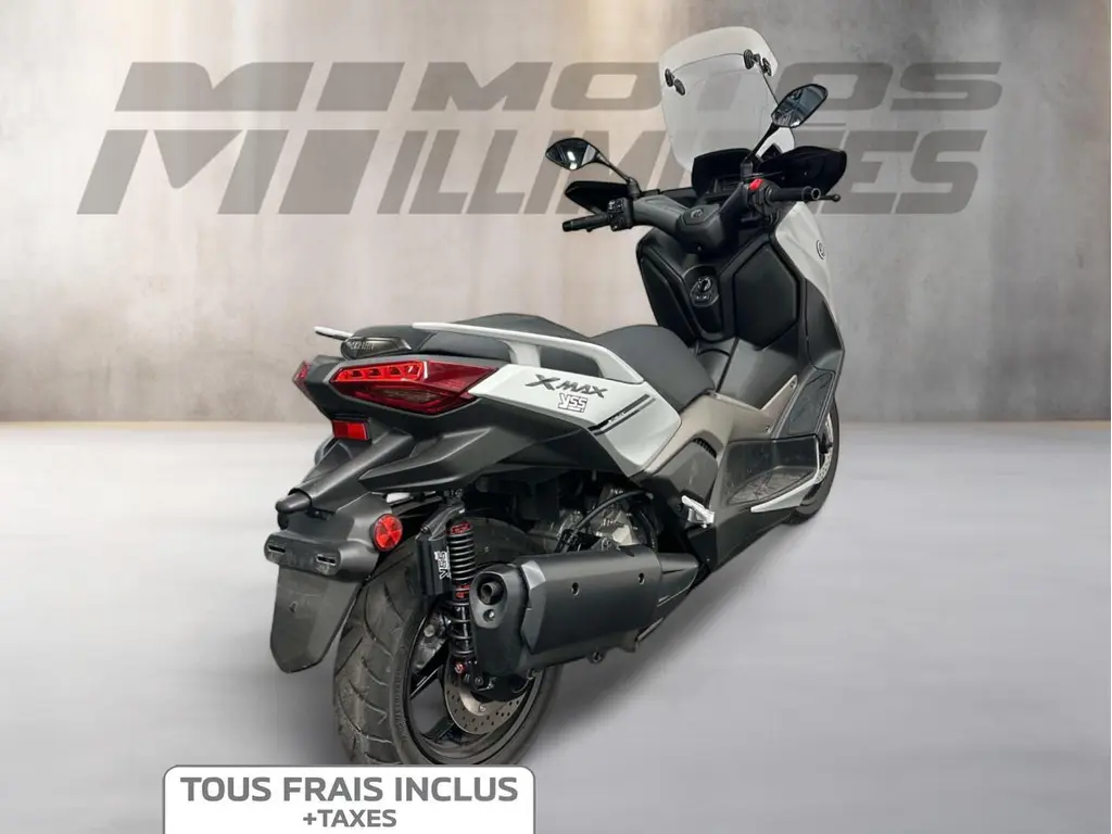 2023 Yamaha XMAX 300