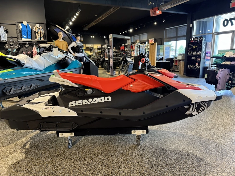 Sea-doo Spark Trixx 3up 2025 alt