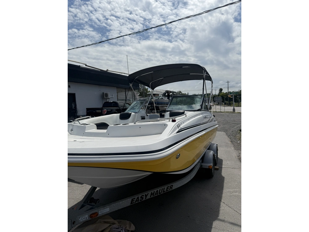 2015 Hurricane 187 Sundeck + Trailer