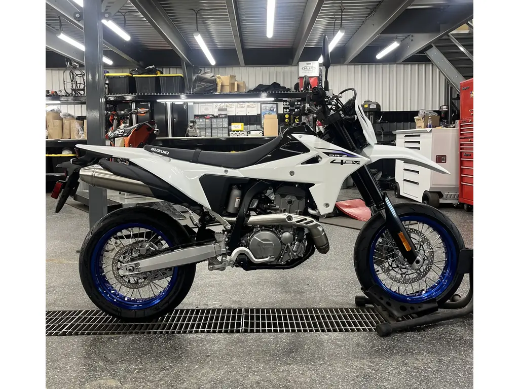 2025 Suzuki DR-Z4SM 