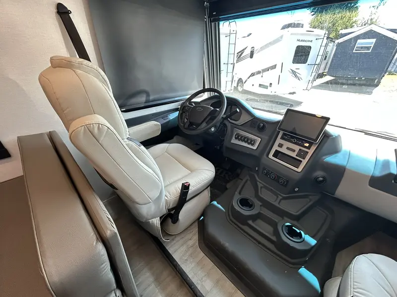 2025 Coachmen PURSUIT 27XPSF thumbnail 12
