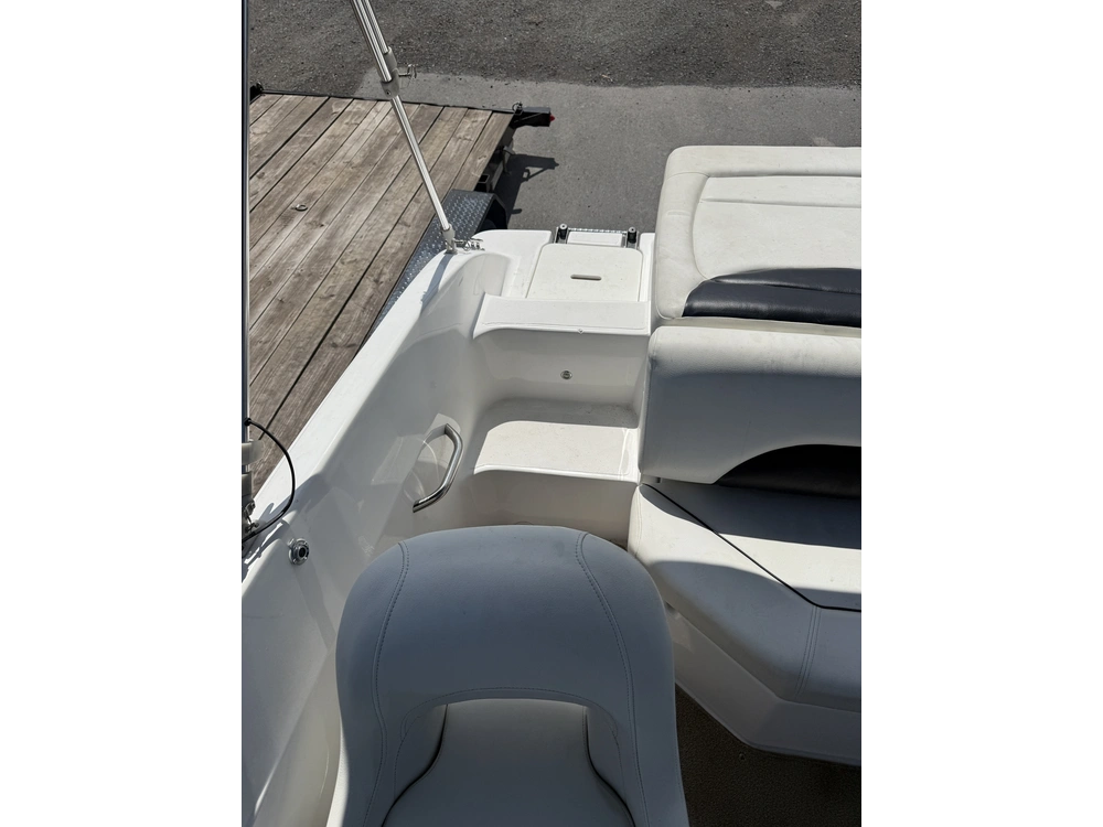 2015 Hurricane 187 Sundeck + Trailer