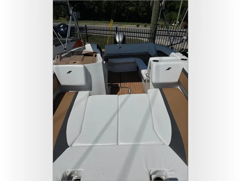 2024 Starcraft SVX OB 171 CLEARANCE PRICED