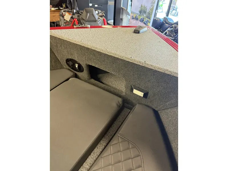 Legend 18 XT + 90 ELPT 4S Merc & Trailer pkg 2026