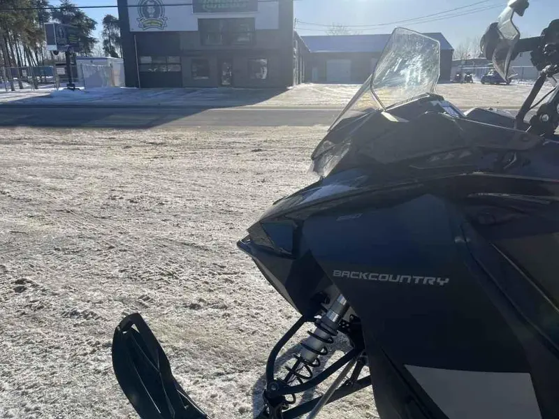 2020 Bombardier BACK COUNTRY 146