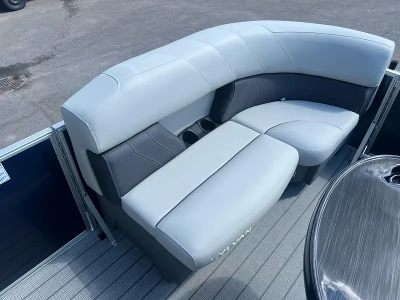 Sylvan MIRAGE 820 PARTY FISH 2026