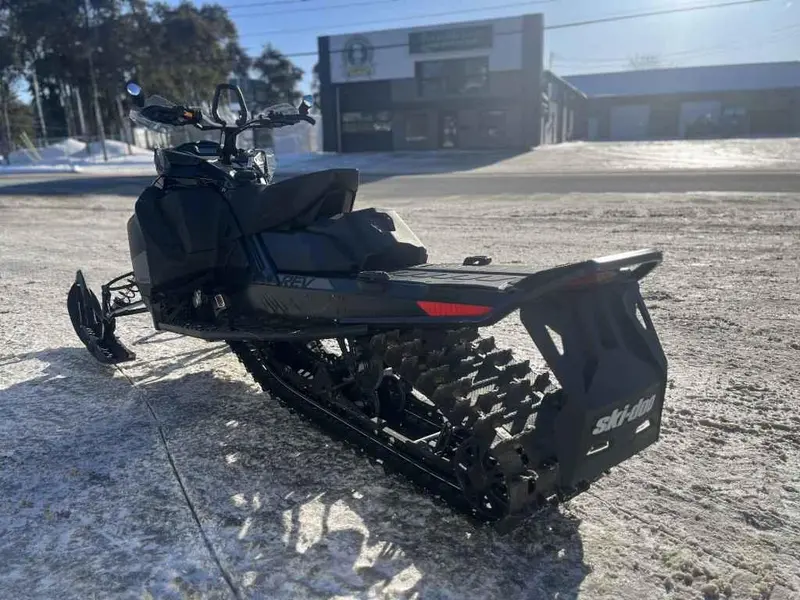 2020 Bombardier BACK COUNTRY 146