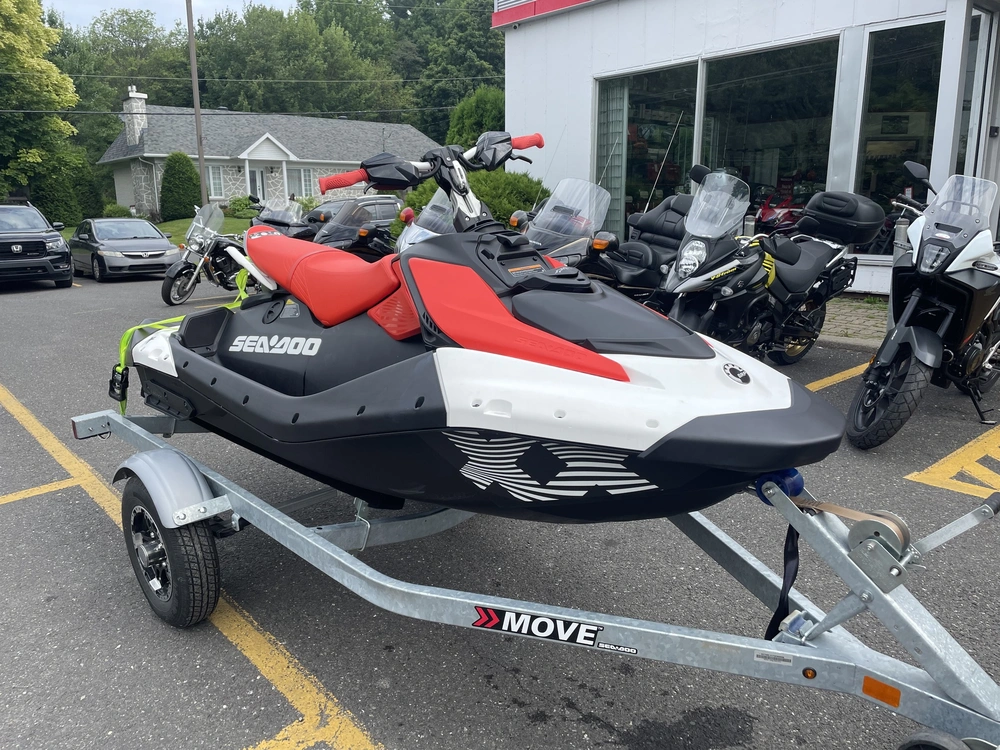 Sea-doo Spark Trixx 3 Places 2025 alt