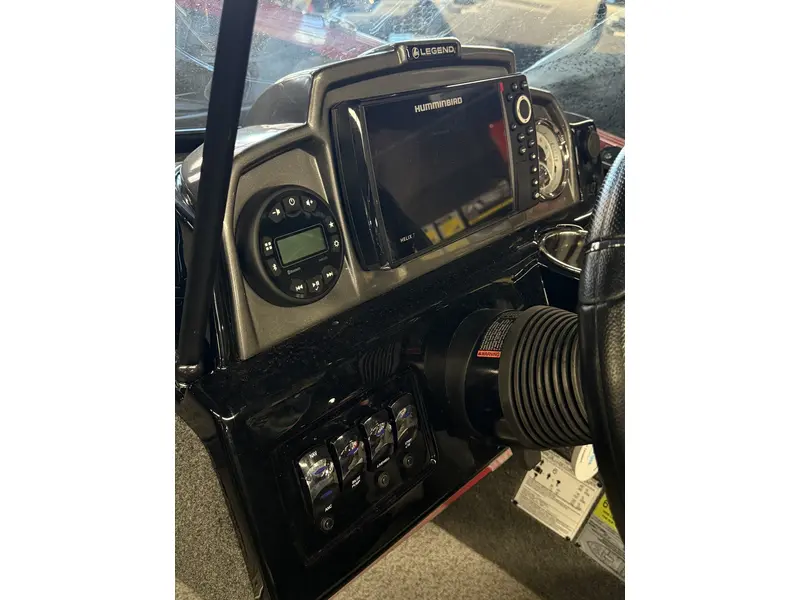 Legend 18 XT + 90 ELPT 4S Merc & Trailer pkg 2026