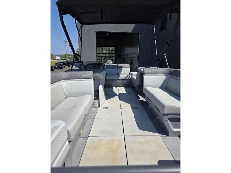 2023 Sea-Doo Switch Cruise 18 DEMO