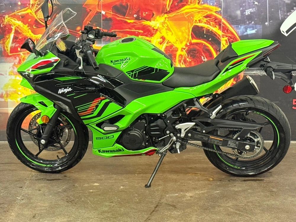 2024 Kawasaki Ninja 500 alt