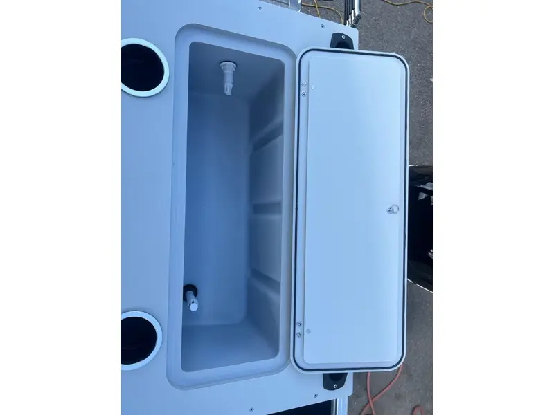 Sylvan MIRAGE 820 PARTY FISH 2026