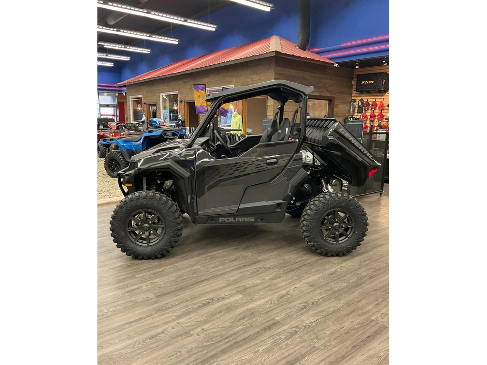 2025 Polaris General Xp 1000 Ultimate - Granite Gray Ultimate alt