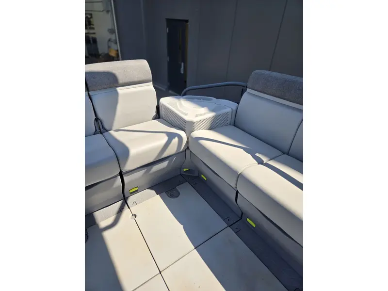 2023 Sea-Doo Switch Cruise 18 DEMO