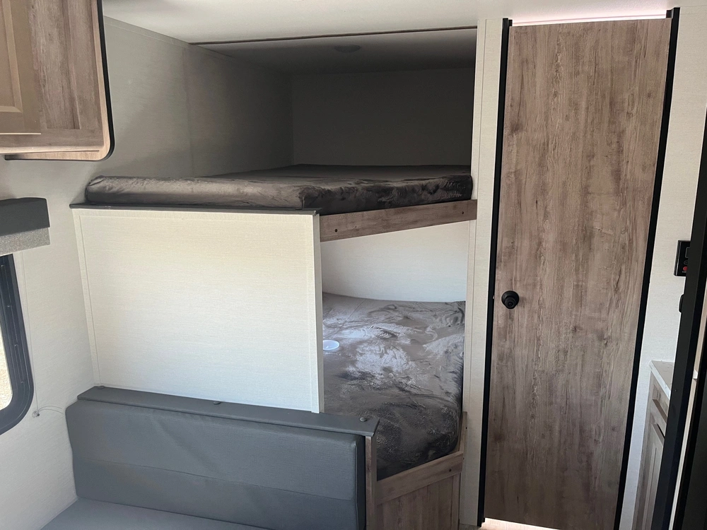 2025 Gulf Stream 248bh Ameri-lite Travel Trailer alt