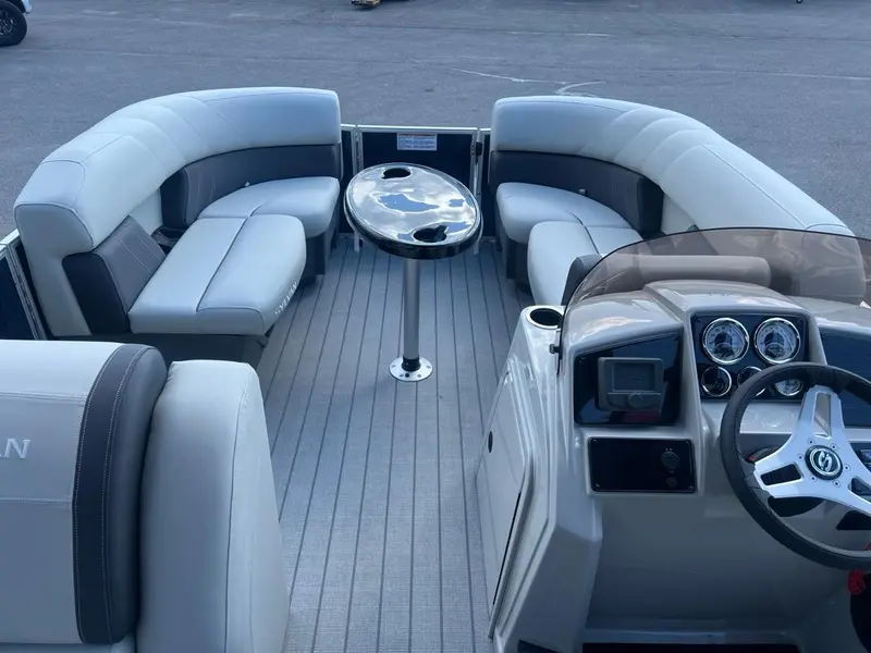 Sylvan MIRAGE 820 PARTY FISH 2026