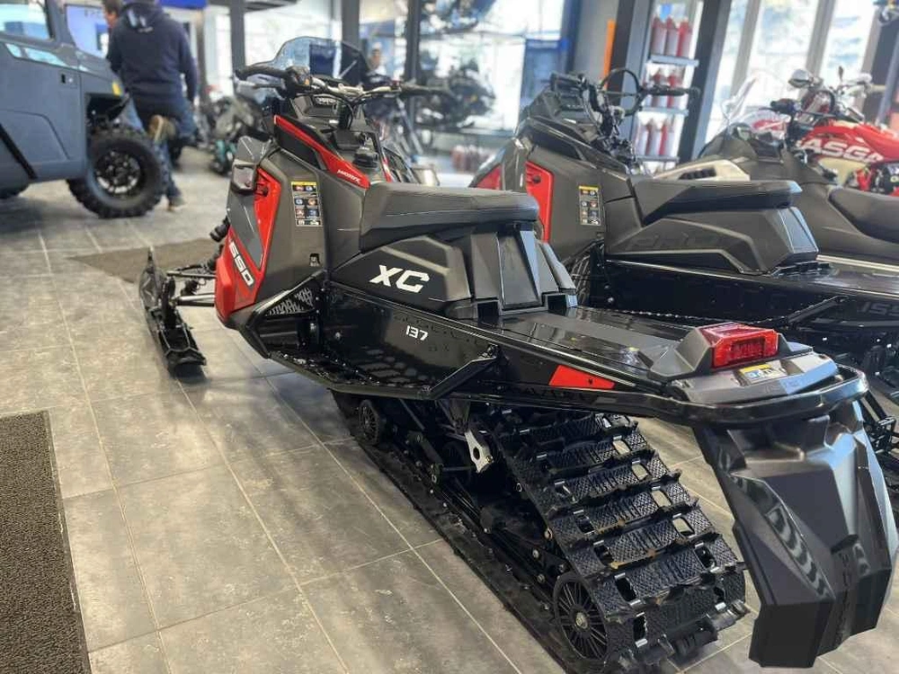 Polaris 650 Indy Xc 137 2024 alt