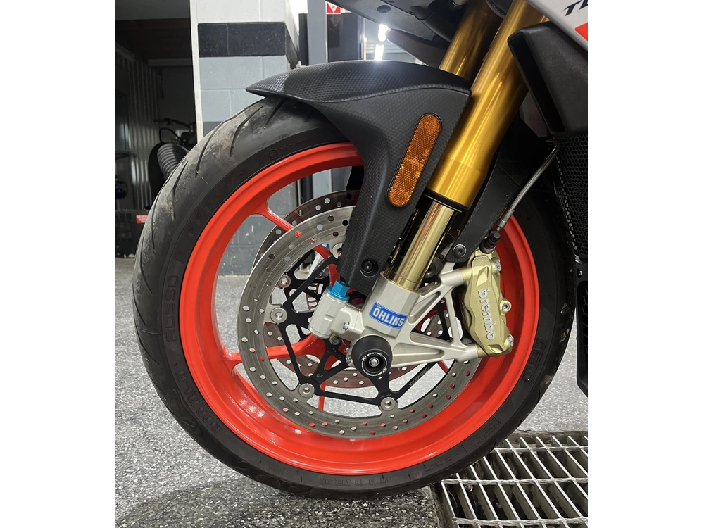 Aprilia Tuono 1100 2016 alt