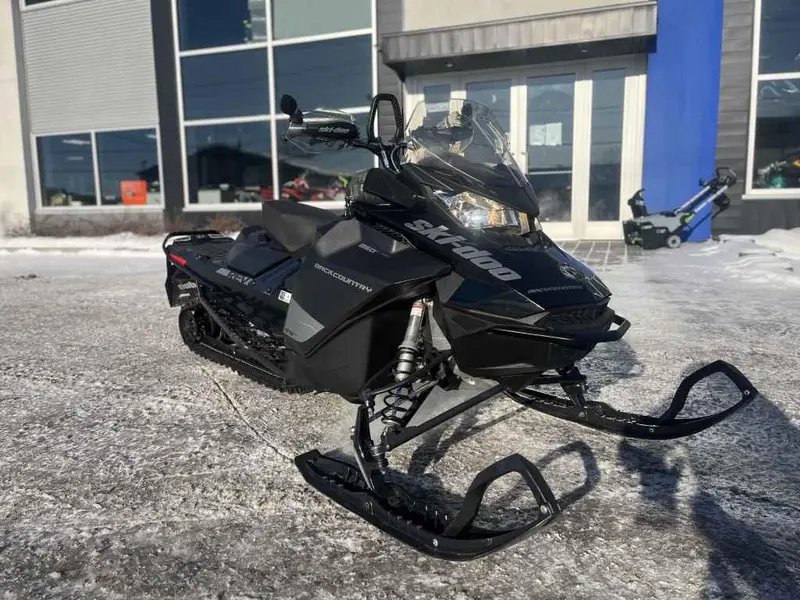 2020 Bombardier BACK COUNTRY 146