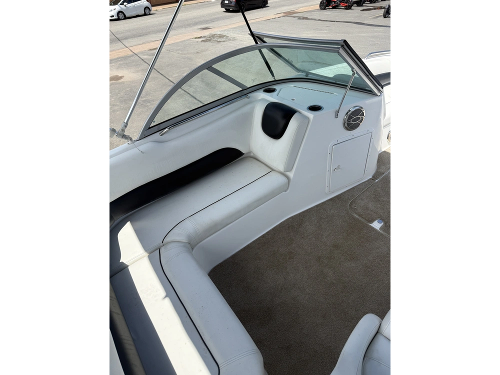 2015 Hurricane 187 Sundeck + Trailer