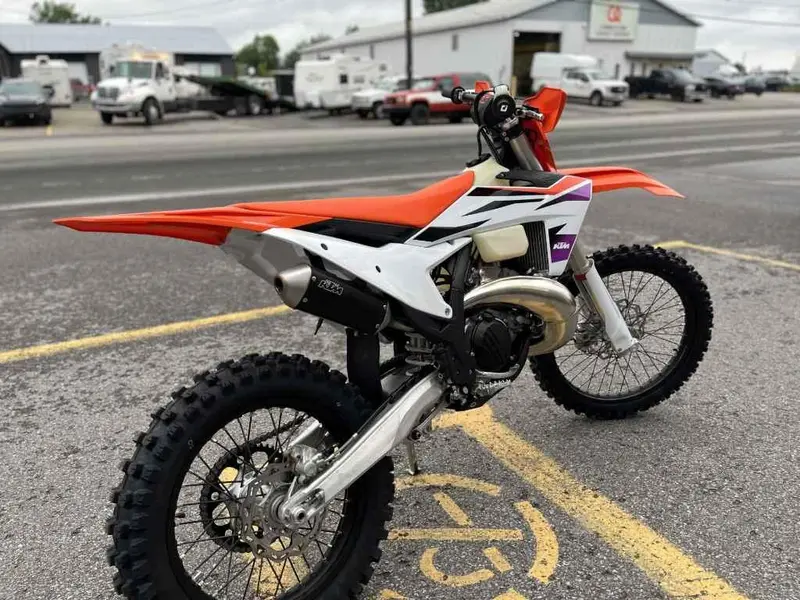 2024 KTM 250 XC thumbnail 5