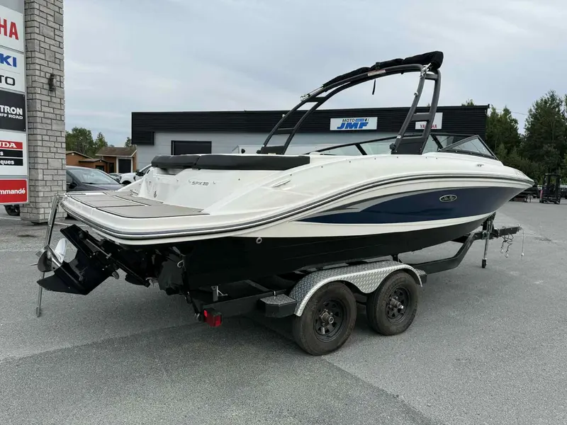 Sea Ray SPX 210 2022