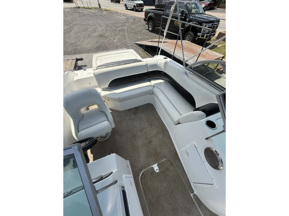 2015 Hurricane 187 Sundeck + Trailer